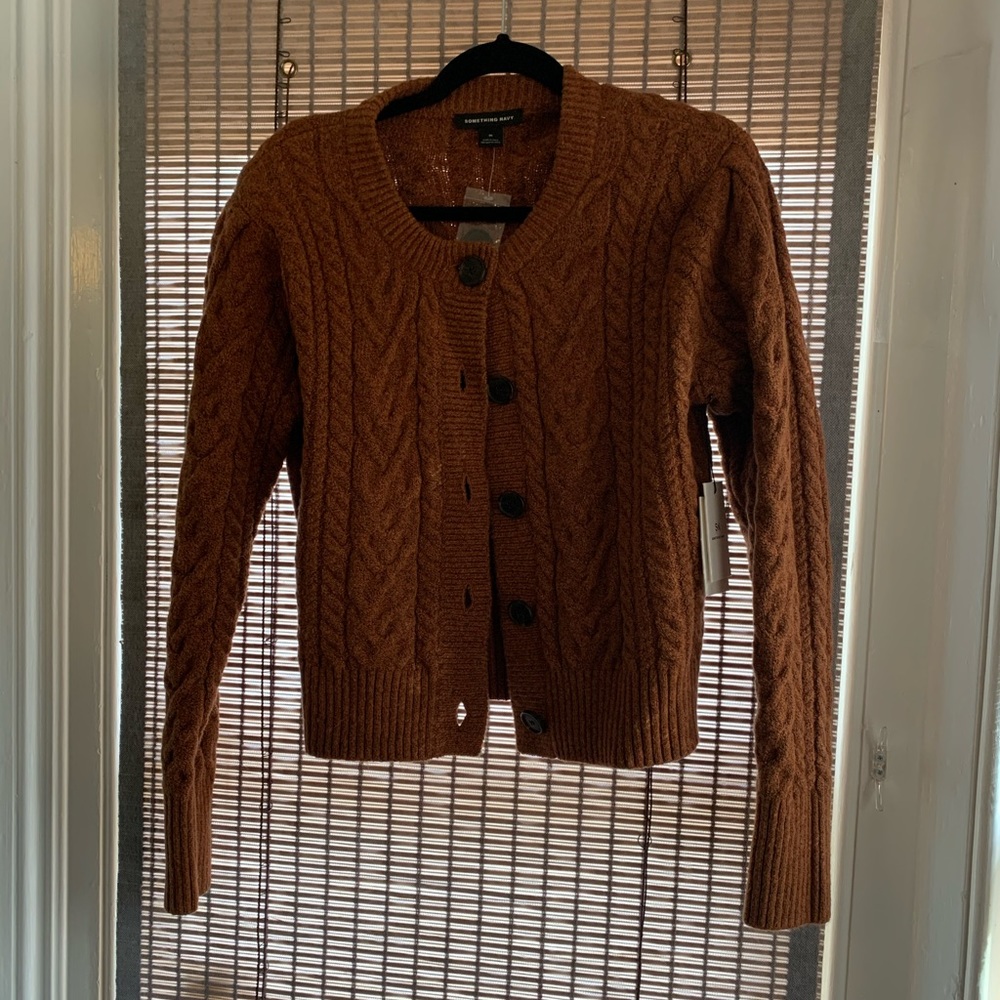 Cardigan with shoulder pads